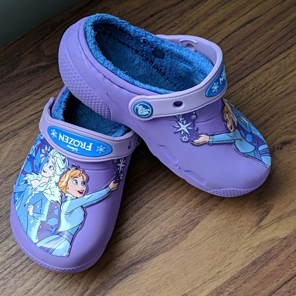 CROCS